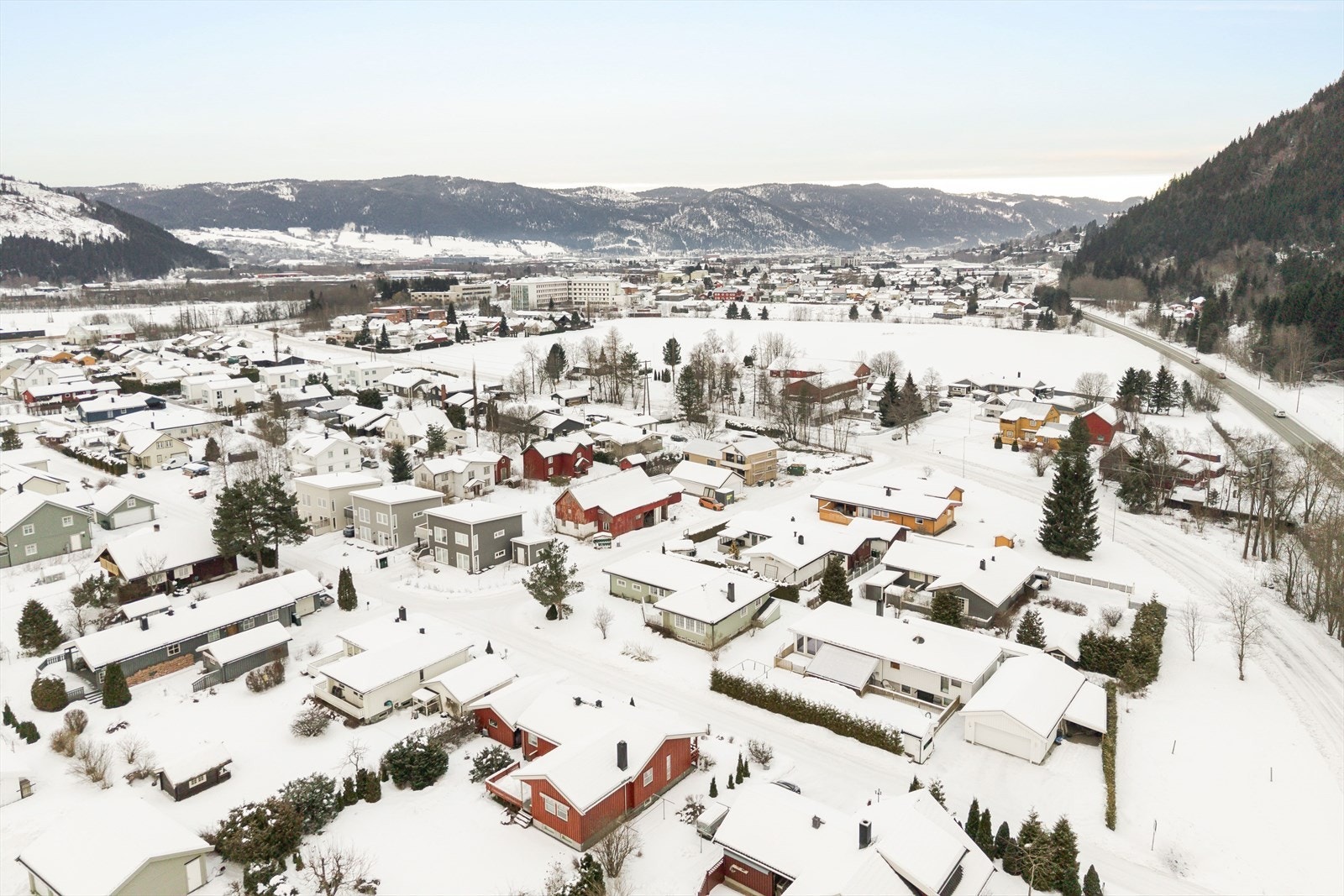 Boligen ligger i et svært ettertraktet område på Evjen. Velkommen til visning! Galleribilde