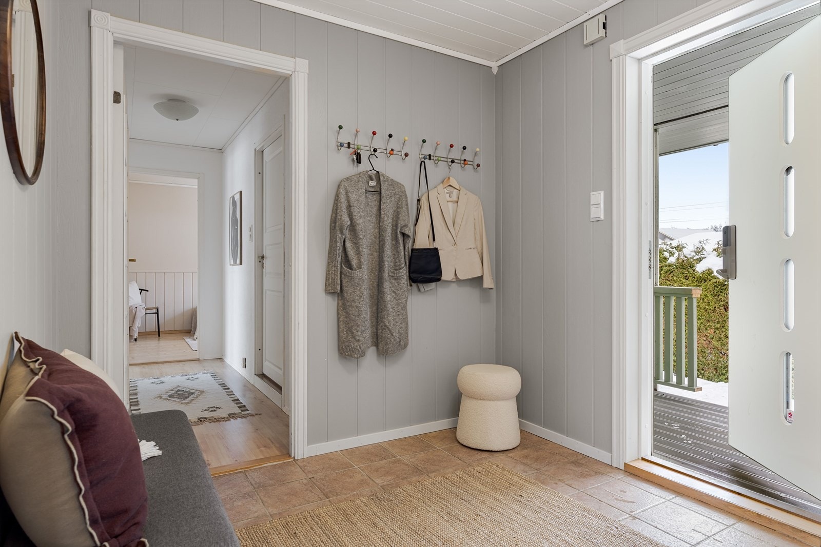 Gangen er på 7,5 kvm. Varme i gulv. Galleribilde