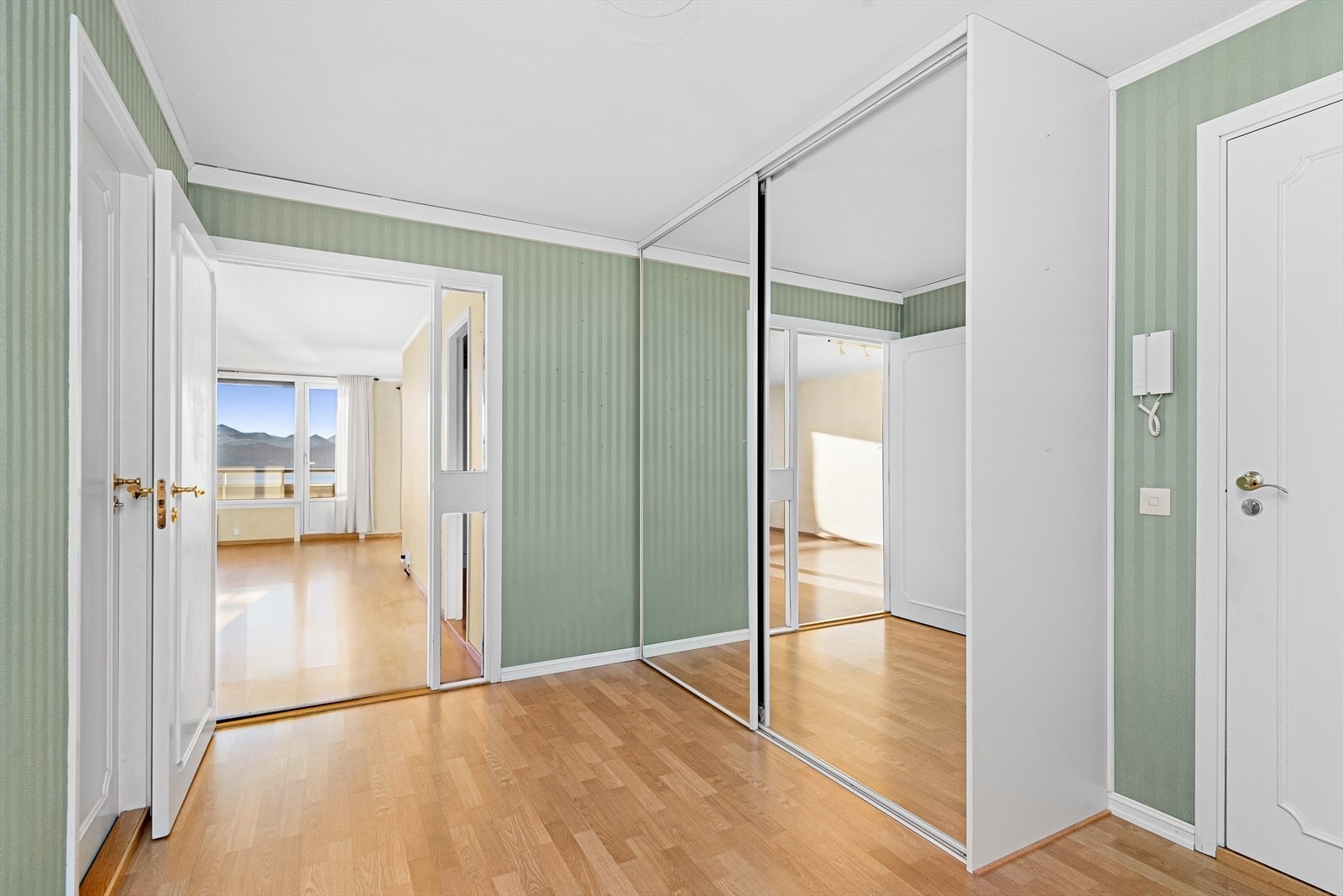 Entré. Galleribilde