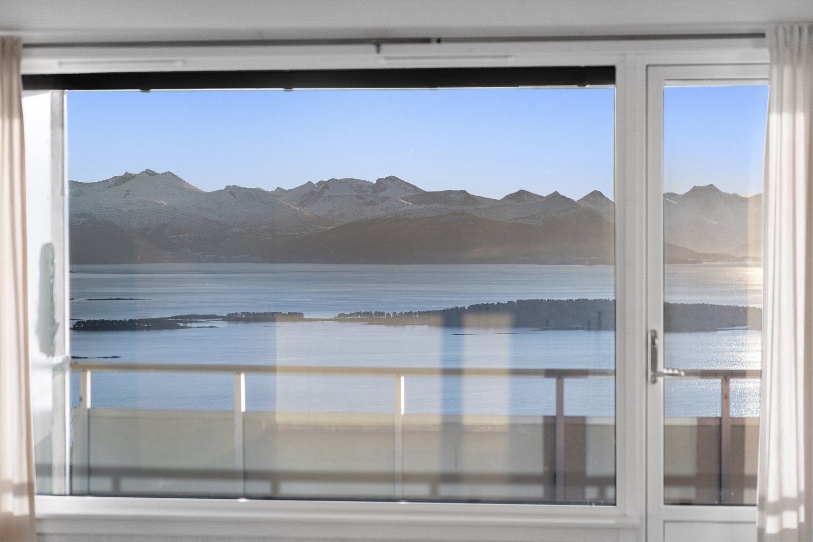 Utsikt fra stuen. Galleribilde