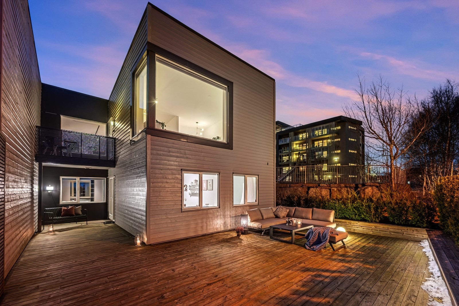 Boremarkveien 11 er et lekkert enderekkehus beliggende sentralt, men rolig til på Gausel! Galleribilde