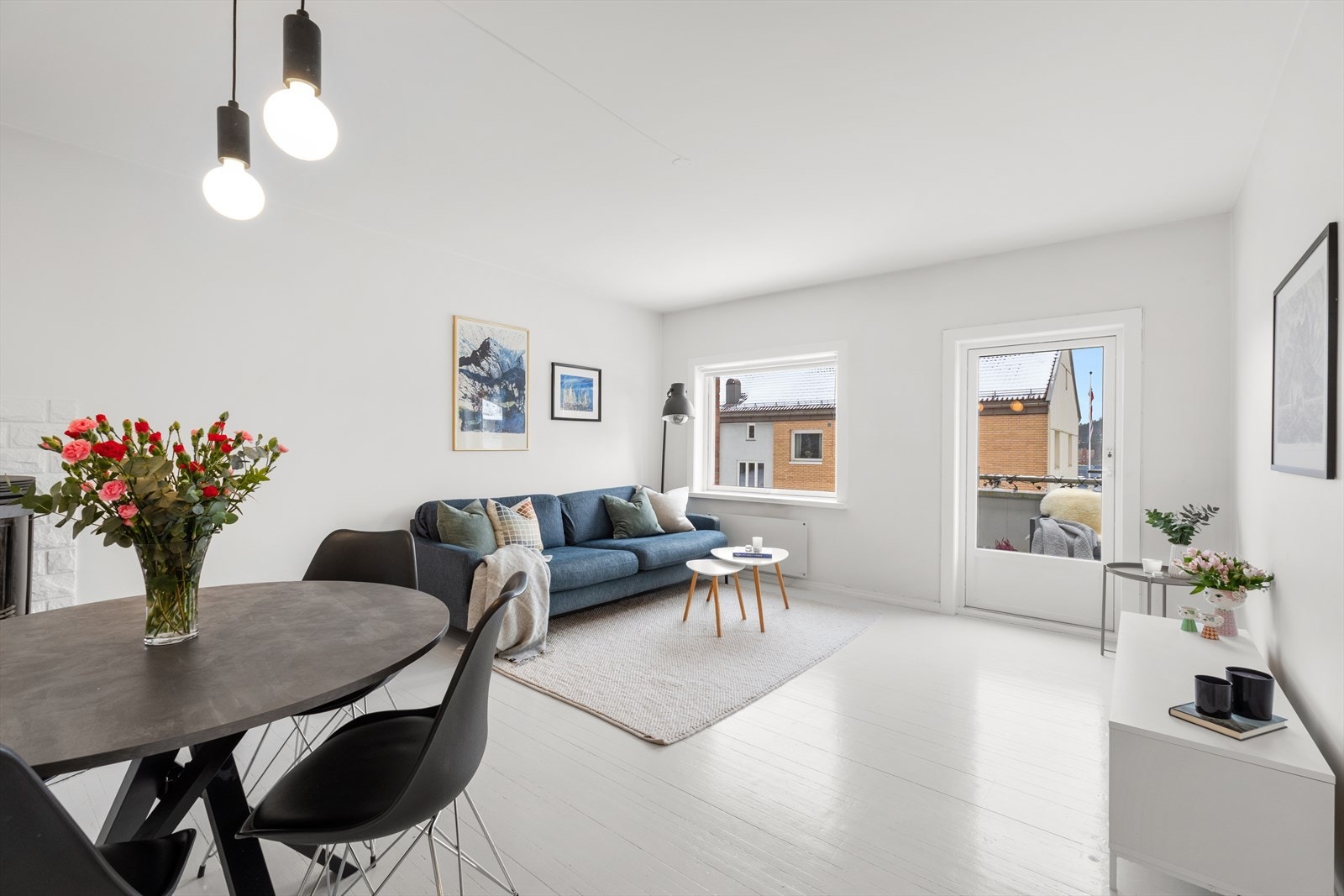 Det er malt tregulv og glatte malte veggflater. Galleribilde