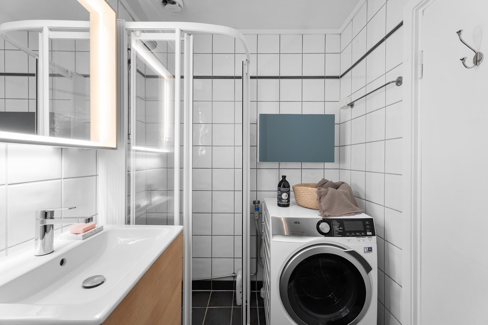 Flislagt baderom som ble modernisert i 2005 i regi av borettslaget. Galleribilde