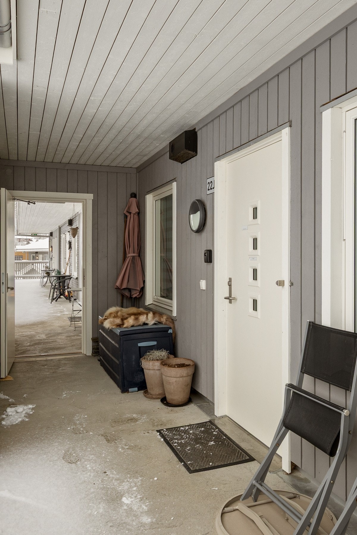 Inngangsparti fra svalgang Galleribilde