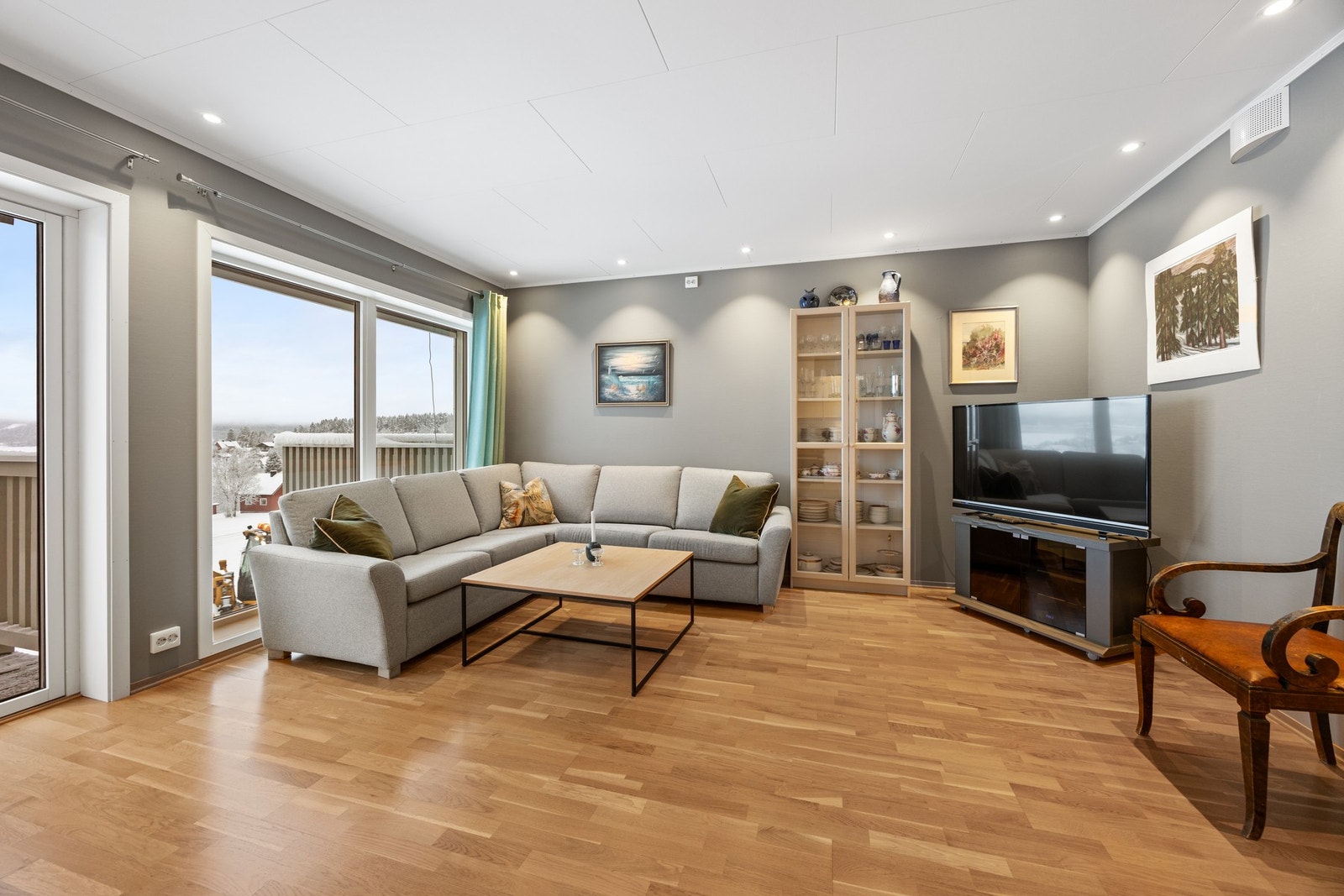 God plass til sofagruppe og mediemøbel Galleribilde