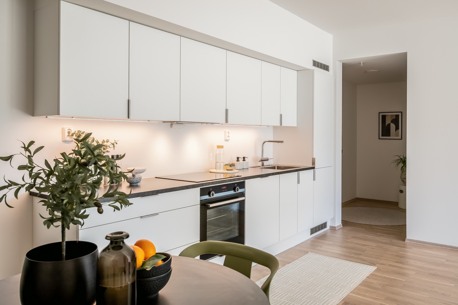 Hele boligen fremstår med en god standard, og med en tidsriktig og moderne stil. Galleribilde