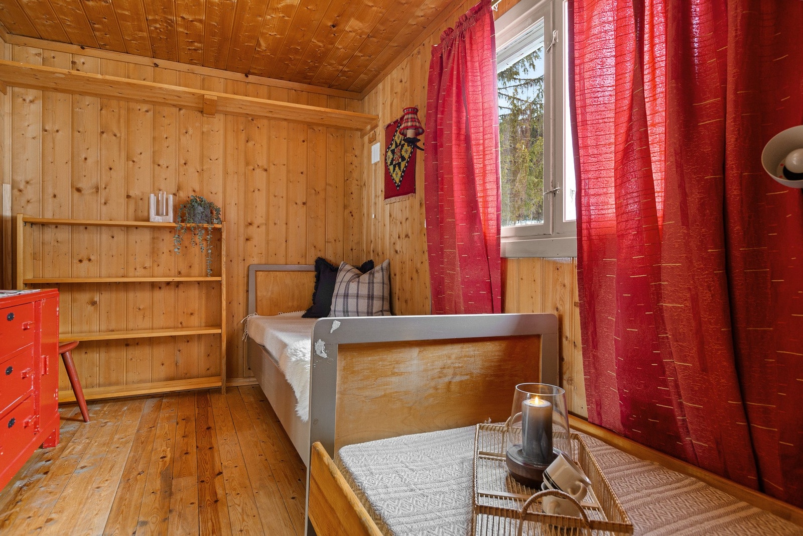 Soverom 1 er innredet med to enkle senger. Galleribilde