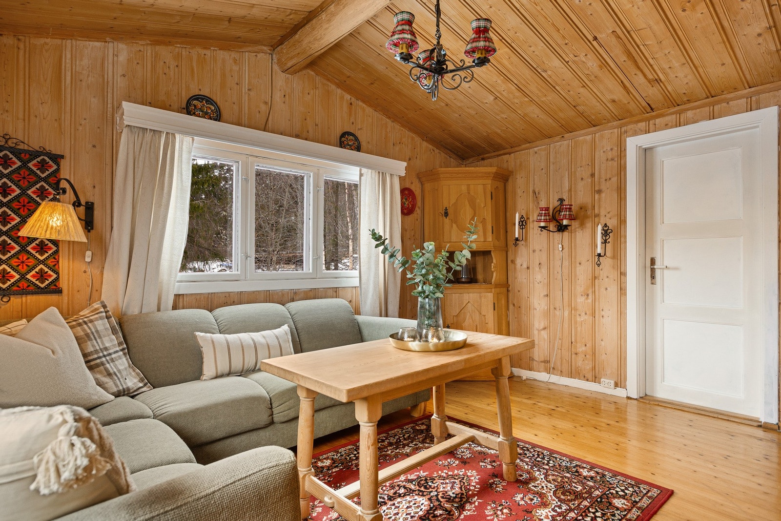 Stue med plass til salong. Galleribilde