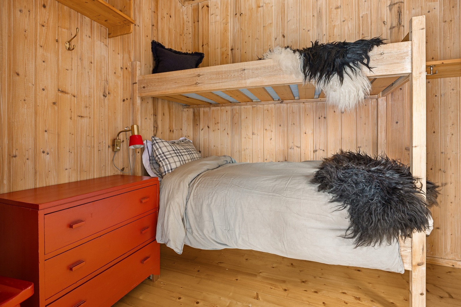 Soverom i anneks, innredet med køyeseng. Galleribilde