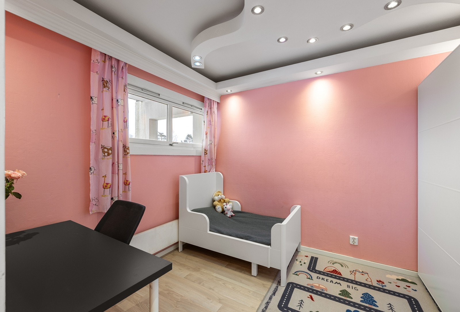 Soverom nr 2 egner seg perfekt som barnerom eller gjesterom. Galleribilde