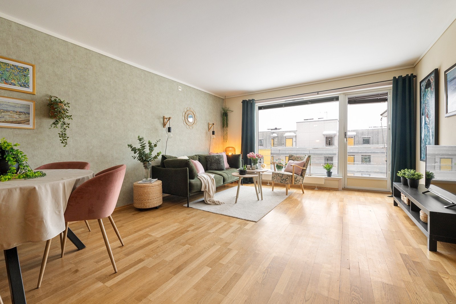 Velkommen til Ekervegen 5 A! En pen og velholdt 3-roms selveierleilighet med svært sentral og attraktiv beliggenhet på Nannestad Torg. Foto: Trond Walsø. Galleribilde