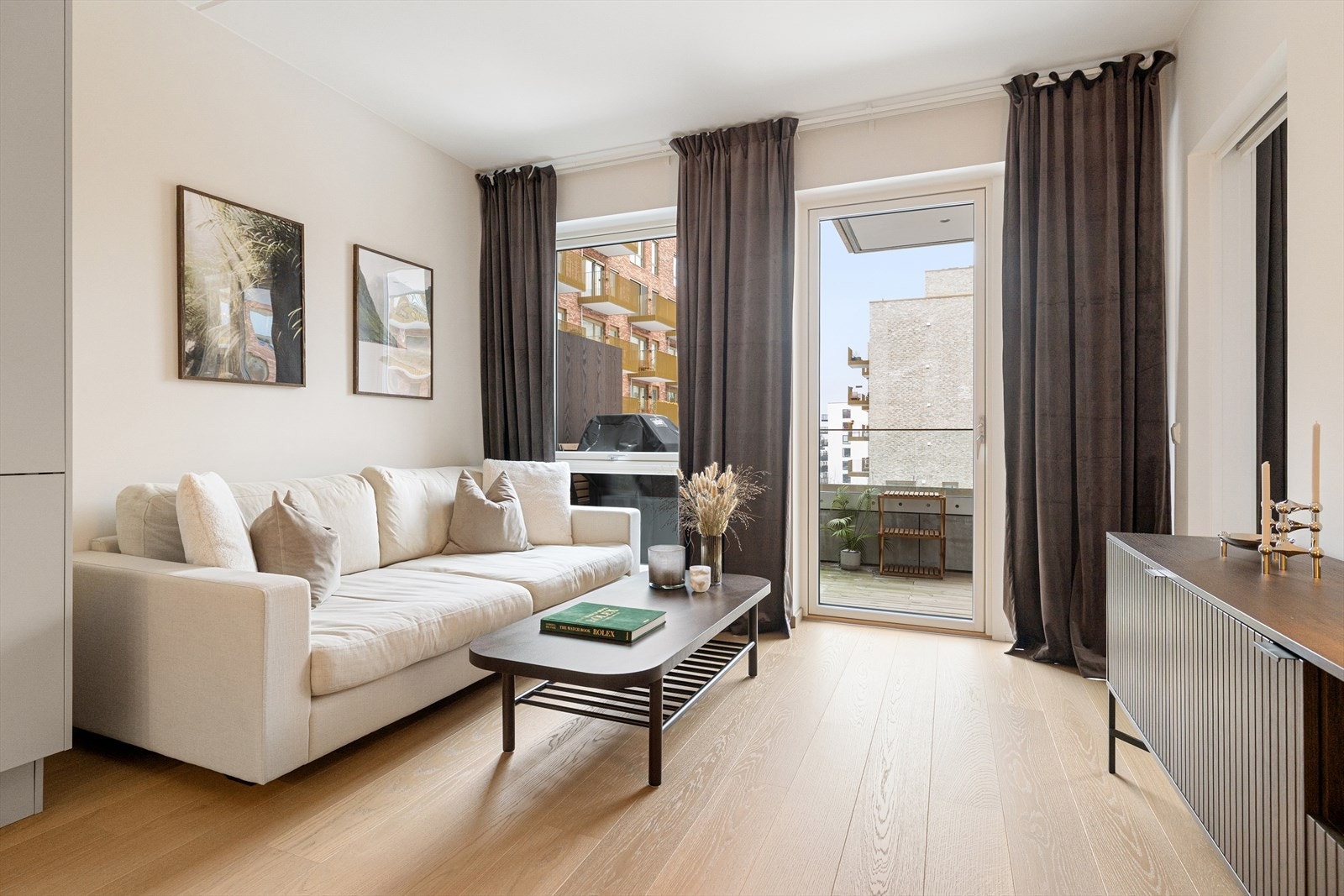 Rommet er lett å innrede og gir gode muligheter for å skape et hyggelig oppholdsrom. Galleribilde