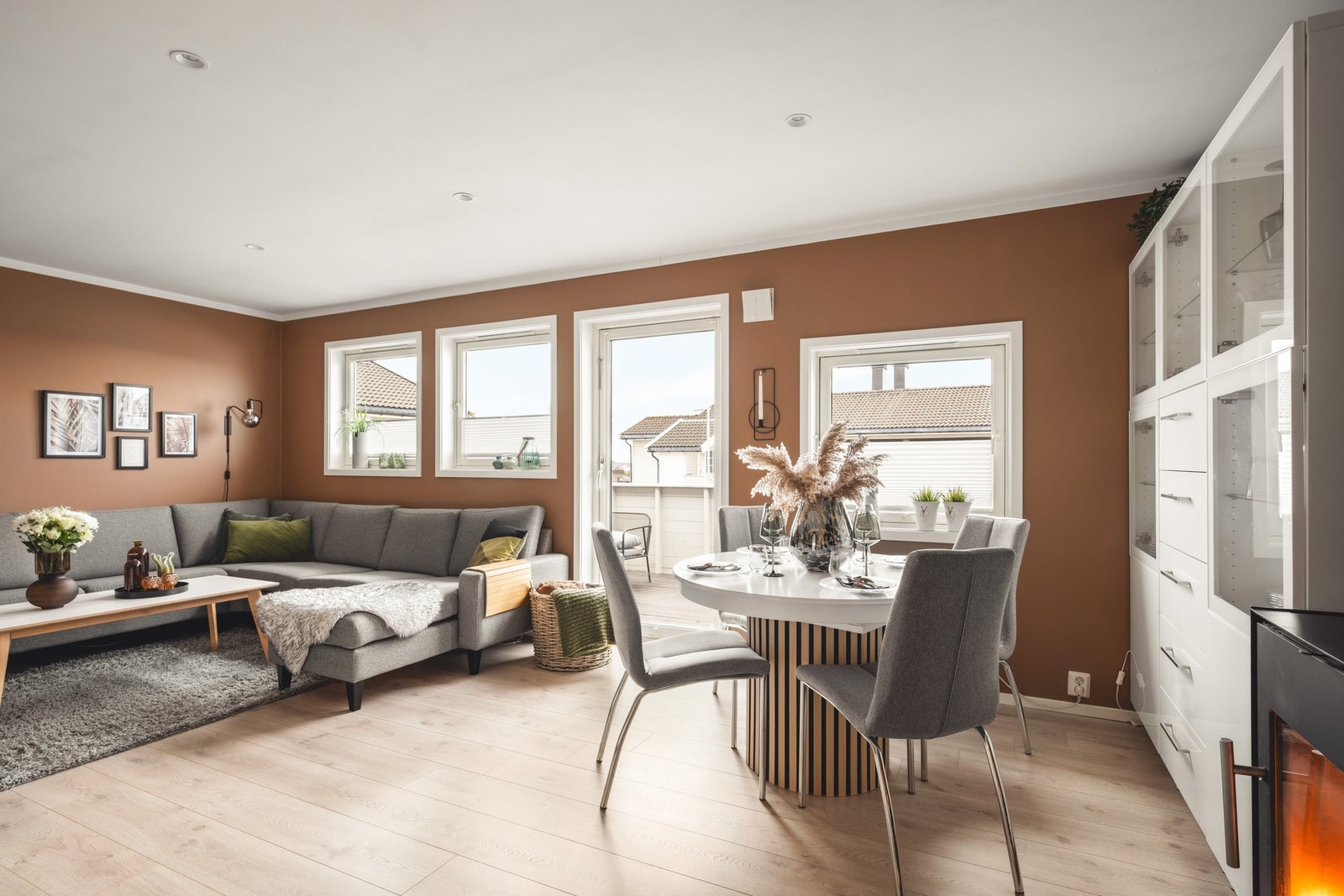 Pen, praktisk og lettstelt leilighet beliggende i 2. etasje. Galleribilde