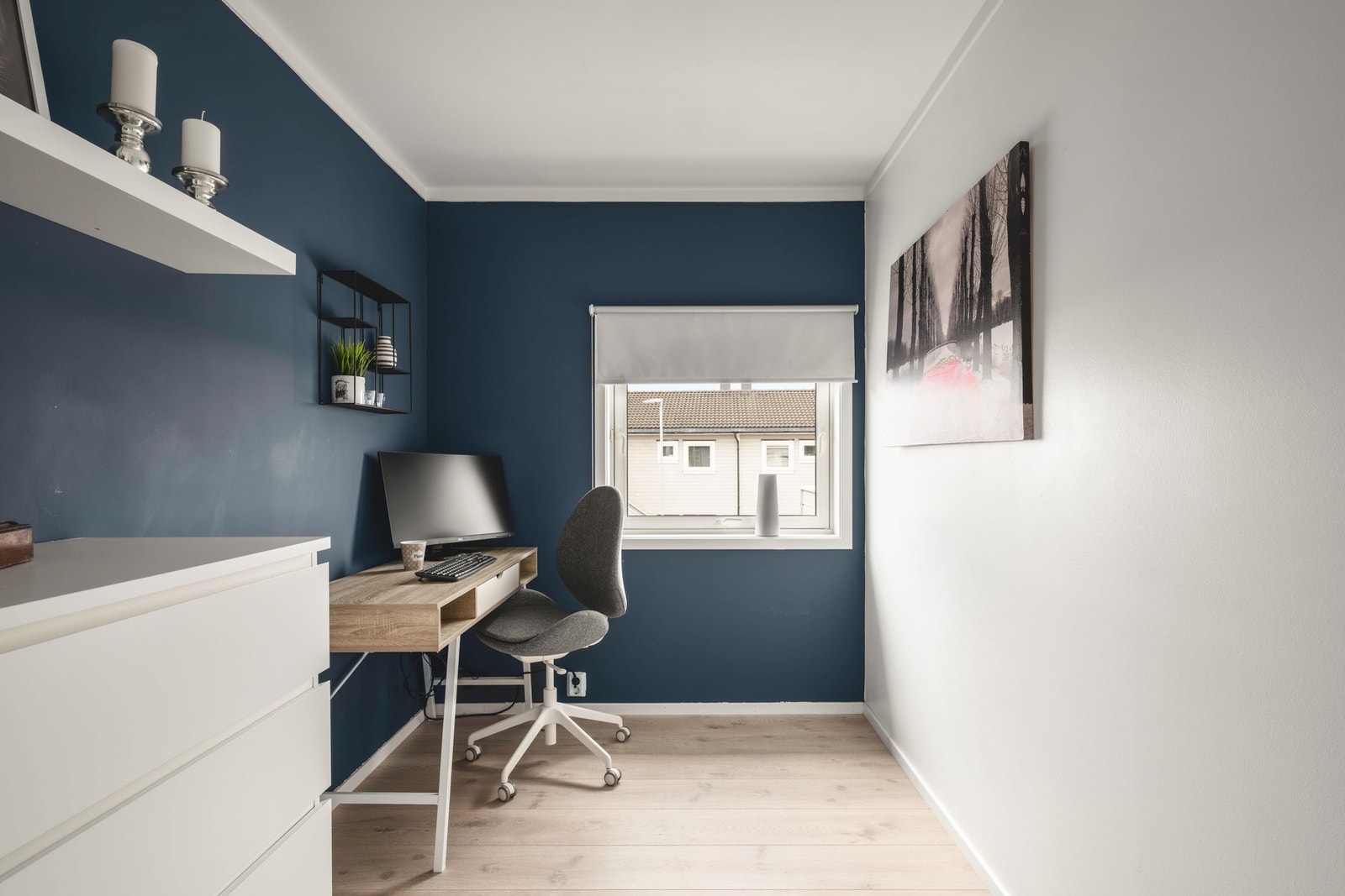 Gjesterom eller barnerom som i dag blir brukt som kontor. Galleribilde