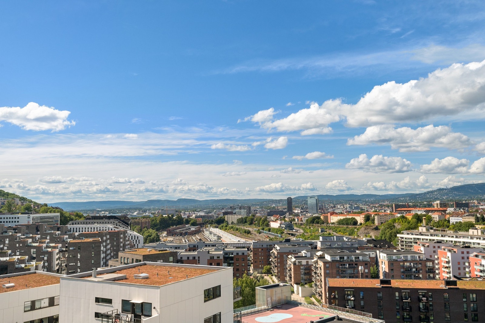 Nydelig utsikt fra takterrassen! Galleribilde