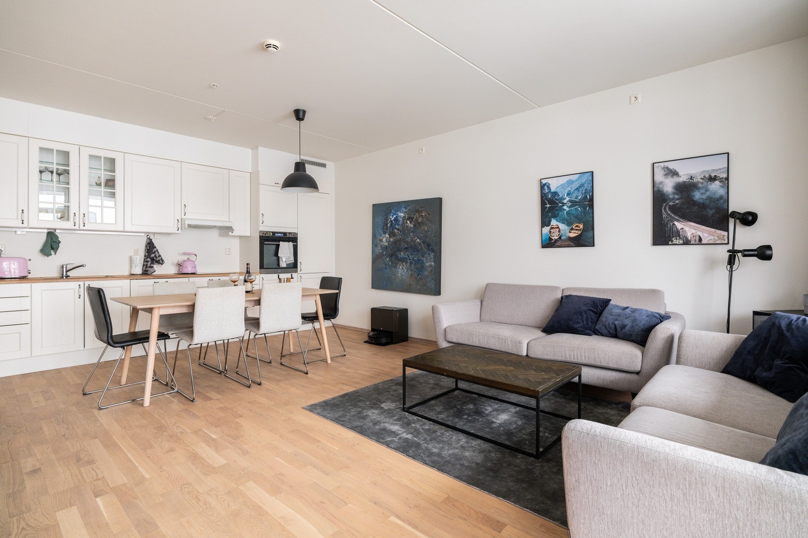 Akonto fyring og varmtvann er inkludert i felleskostnadene. Galleribilde