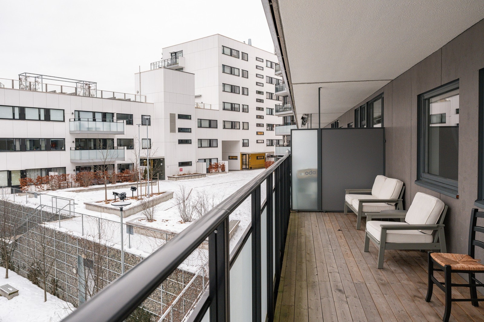 Lys og moderne 3-roms med balkong i bygg fra 2019. Galleribilde