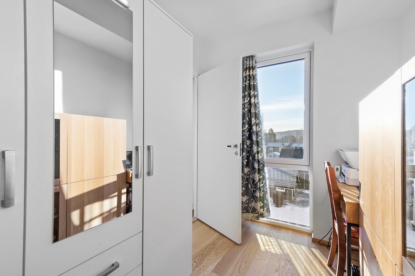 Soverommet har god plass for garderobe- og kontormuligheter Galleribilde
