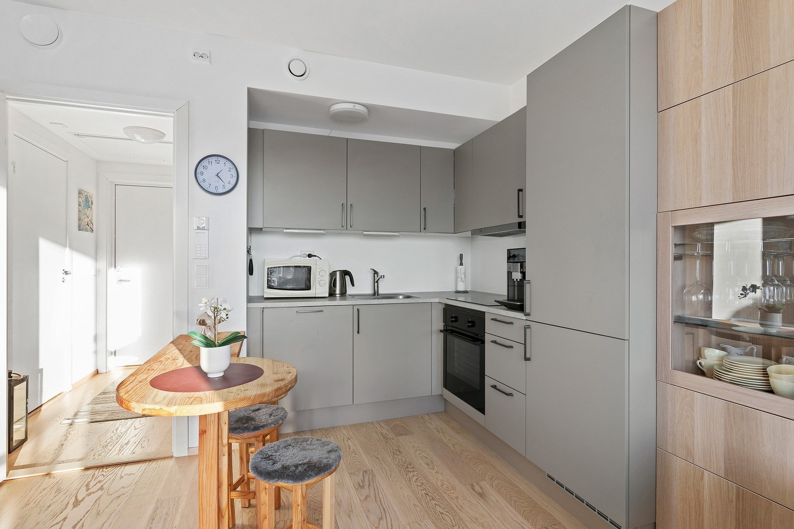 Moderne og stilfullt kjøkken fra HTH i herlige fargetoner Galleribilde