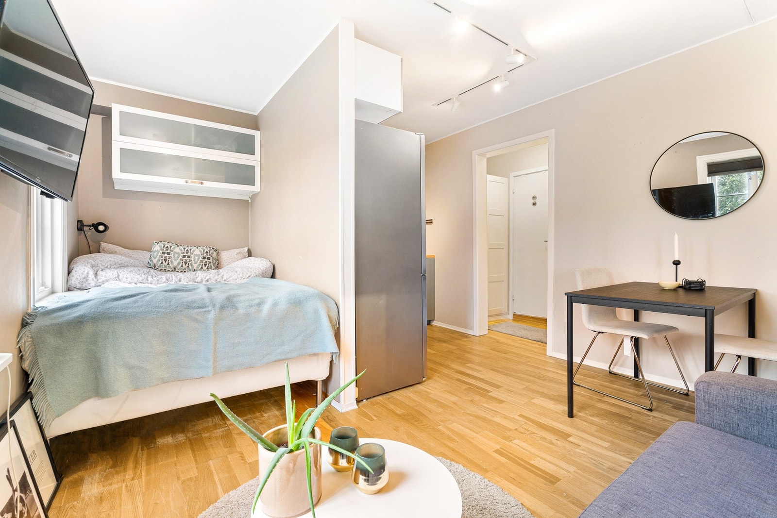 Det ble montert nye lys i taket i 2024. Galleribilde