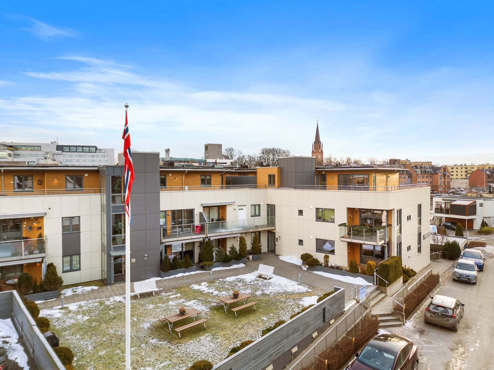 Koselig og velstelt felles hage Galleribilde