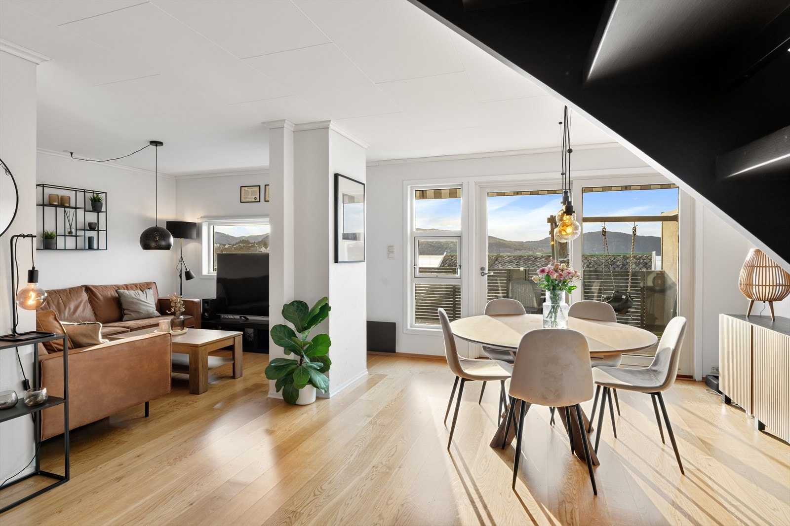 2. etasje / Hovedetasjen - Stue Galleribilde