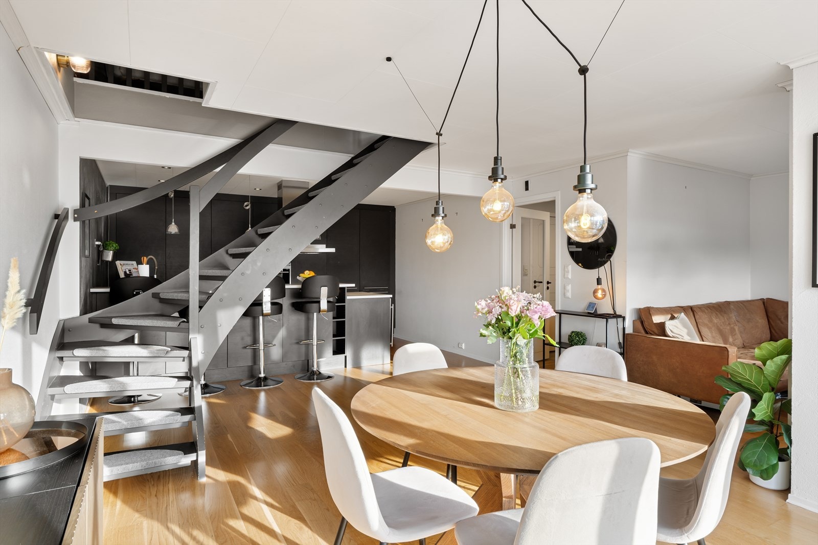 2. etasje / Hovedetasjen - Stue / Kjøkken Galleribilde