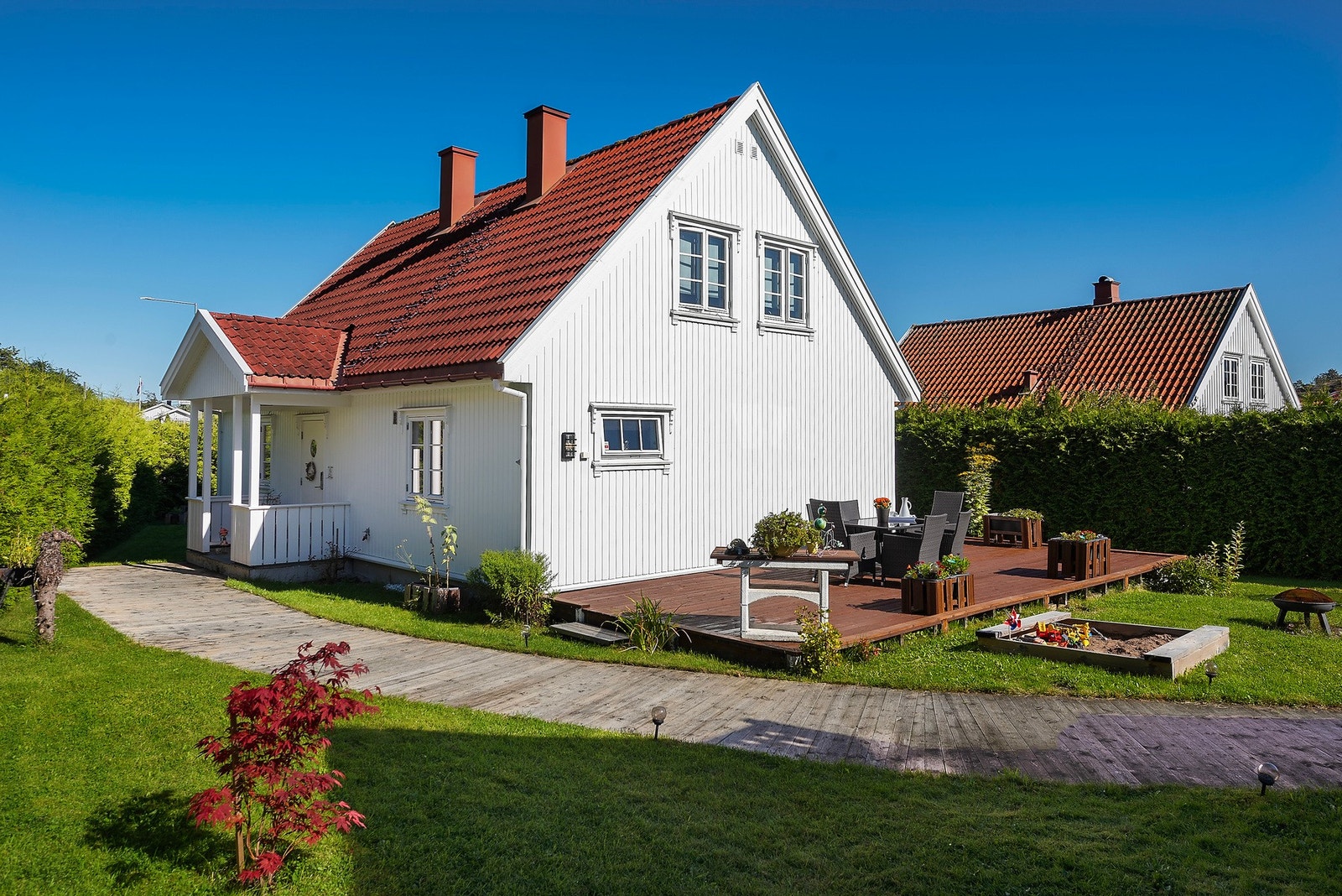 Ida Holan V/ EIE Eiendomsmegling presenterer Grimestadstranda 4 for salg! Foto Nils Kavli Borge. Galleribilde