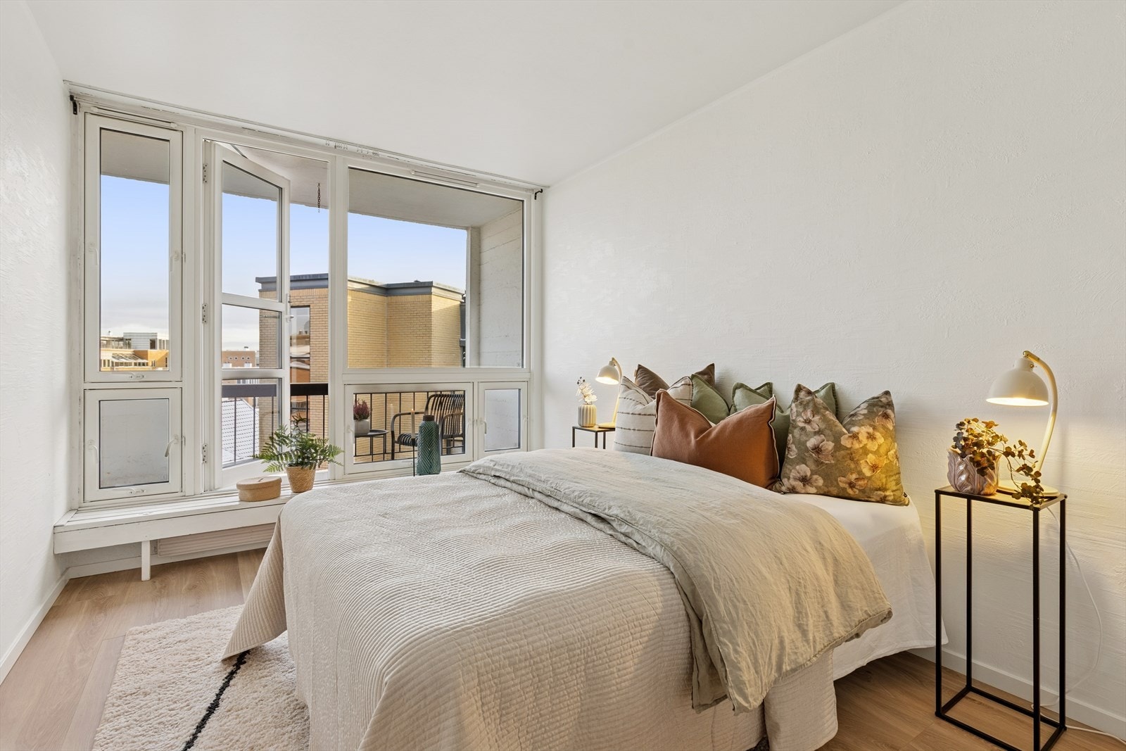 Hovedsoverom med utgang til veranda. Galleribilde