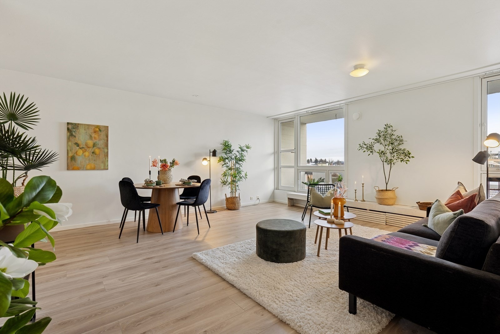 Velkommen til Gamle Ringeriks vei 40! 2 soverom, romslig hall og godt med garderobeplass. Galleribilde