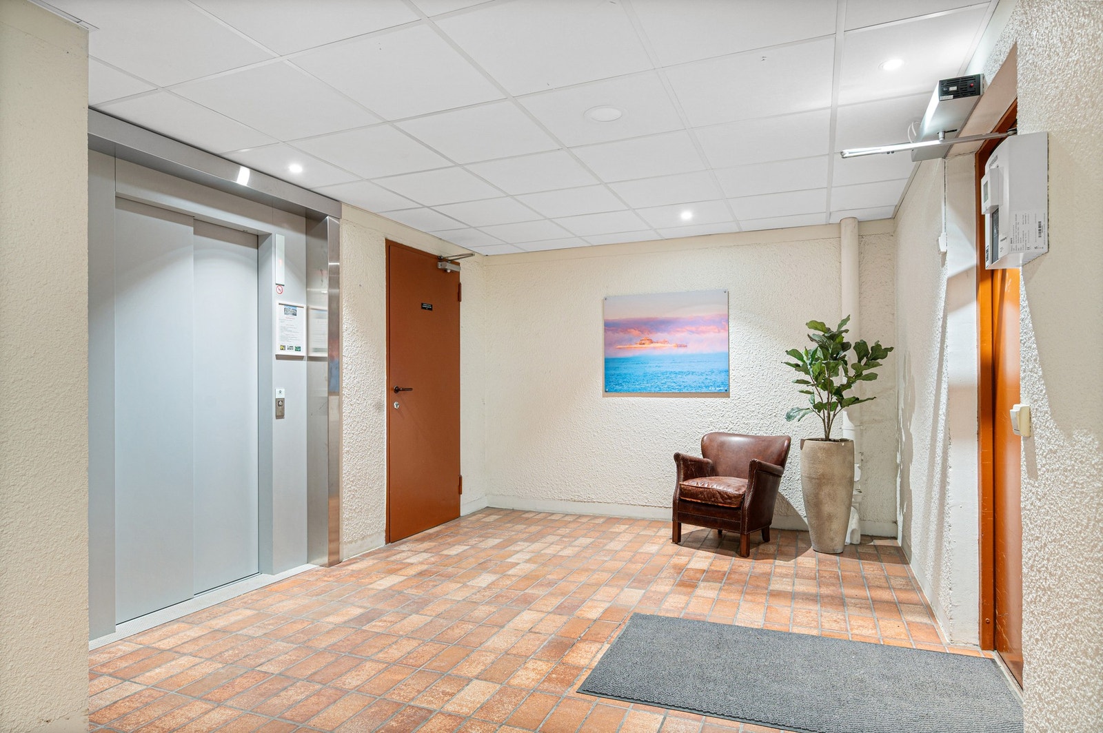 I tillegg til en innvendig bod har leiligheten også to boder i samme etasje. Galleribilde