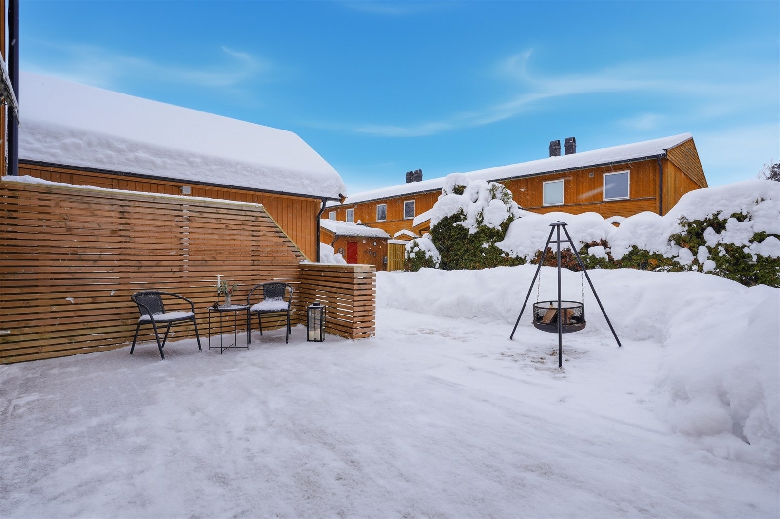 Ett attraktivt enderekkehus over to plan i et barnevennlig og trivelig borettslag på Skavanger. Galleribilde