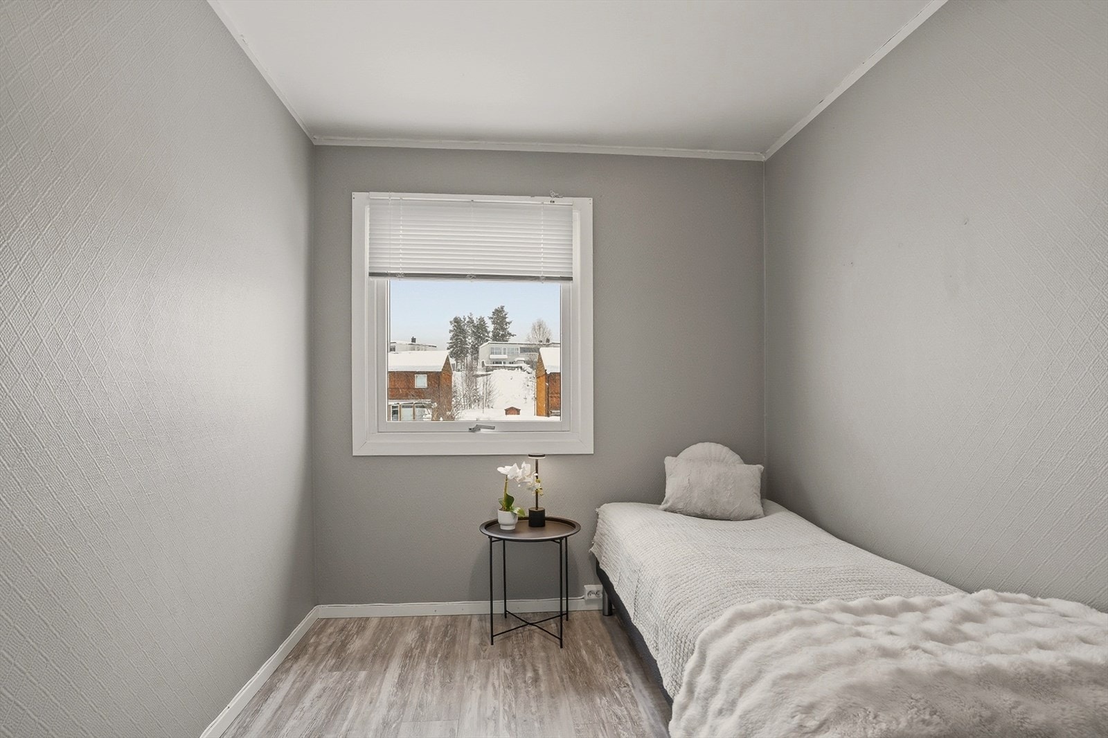 Leiligheten har 3 soverom av god størrelse, samlet i 2.etasje. Galleribilde