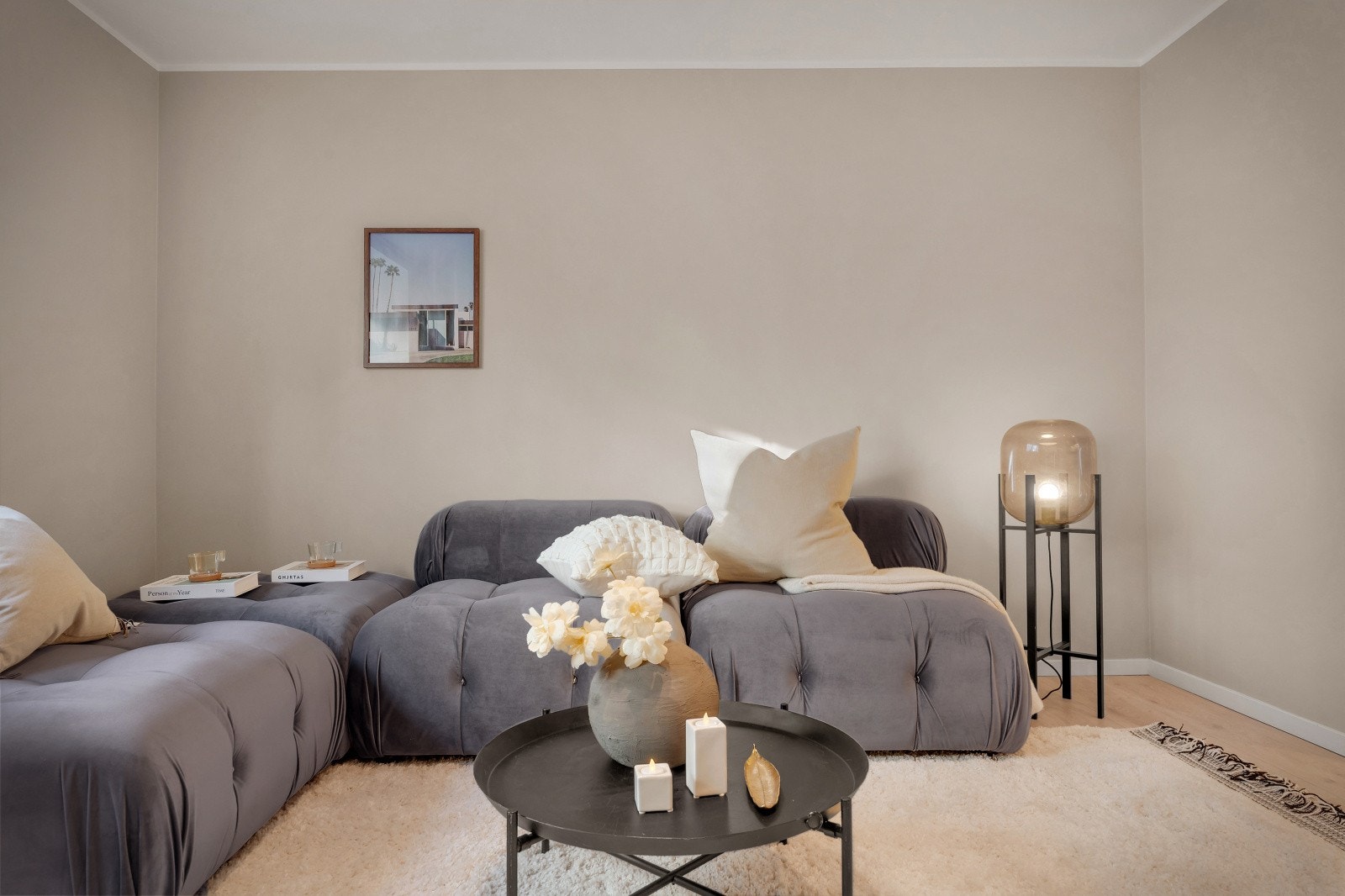 Nymalte overflater Galleribilde