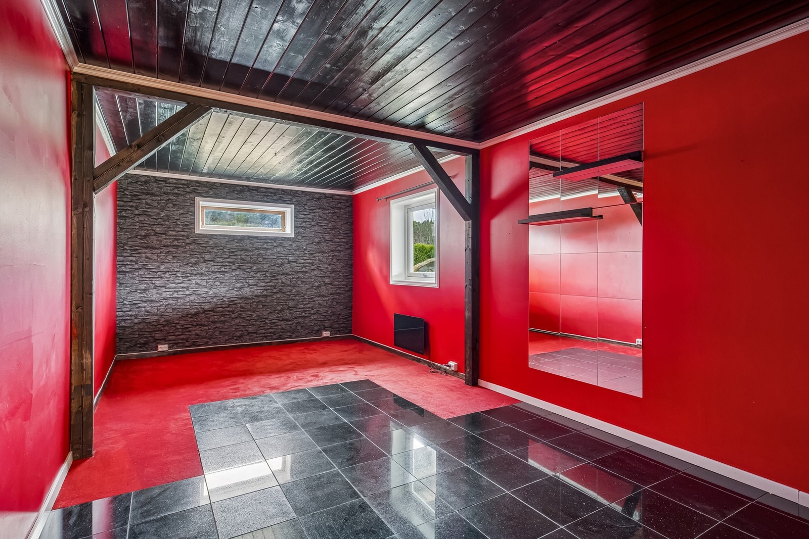 Oppholdsrom kjeller Galleribilde