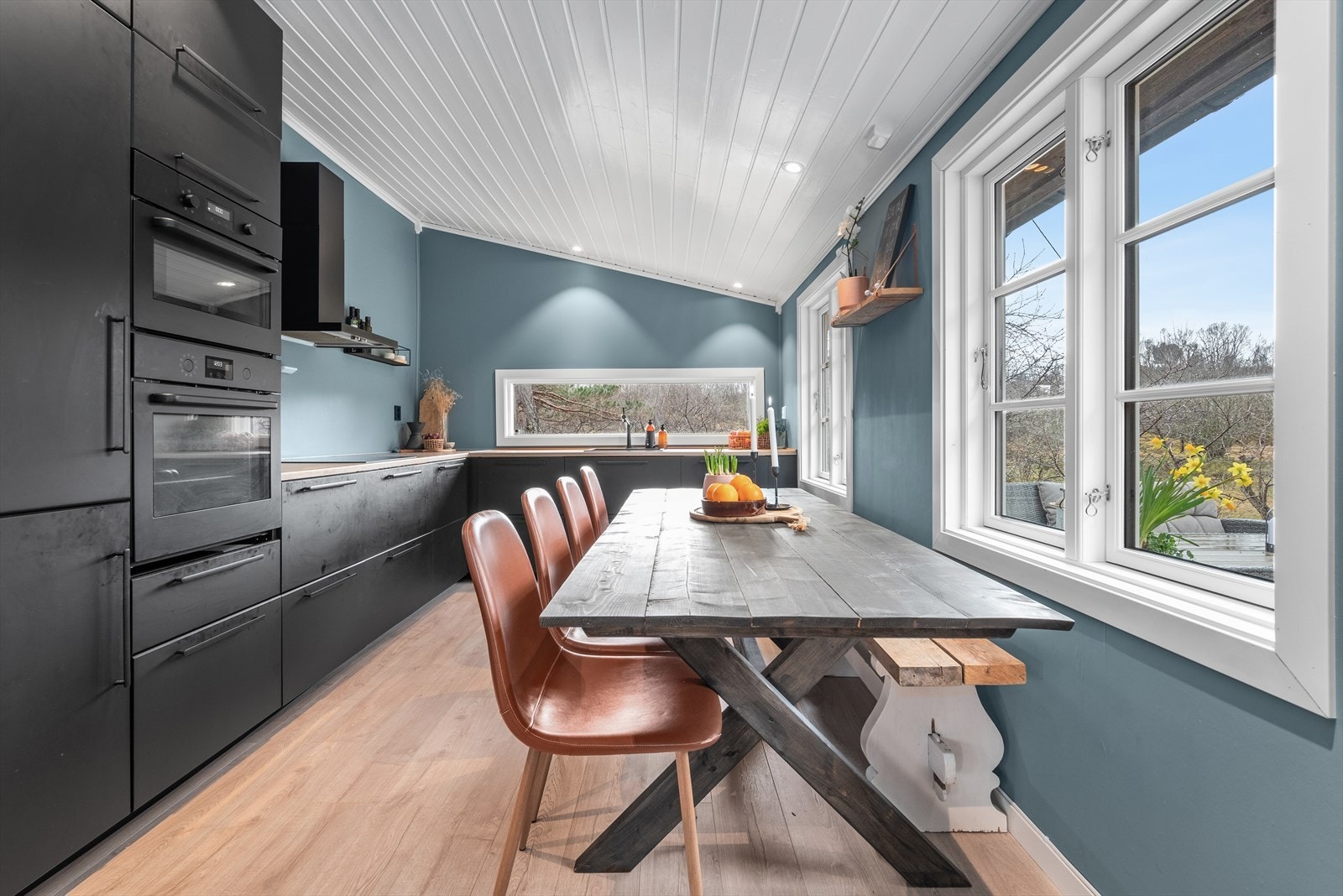 Kjøkkenet ble oppgradert i 2020 og har fått tilstandsgrad 1 fra takstmann. Galleribilde