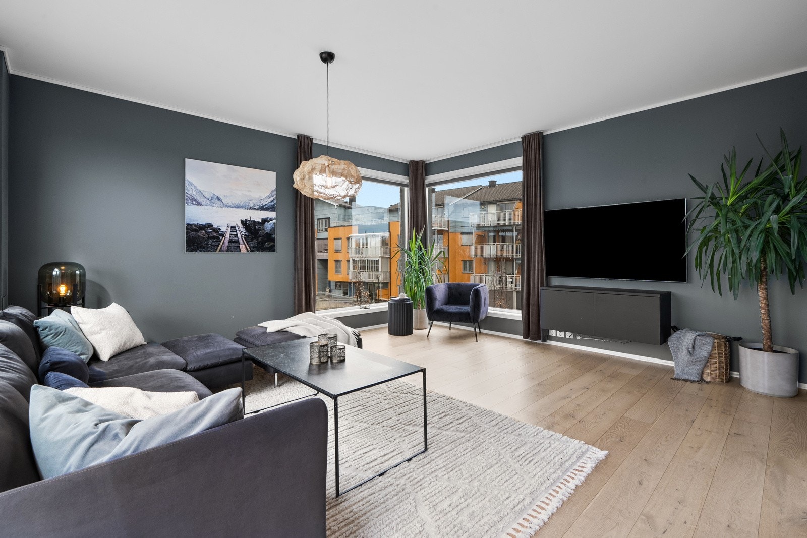 To stuer egner seg ypperlig når barna har venner på besøk. Galleribilde