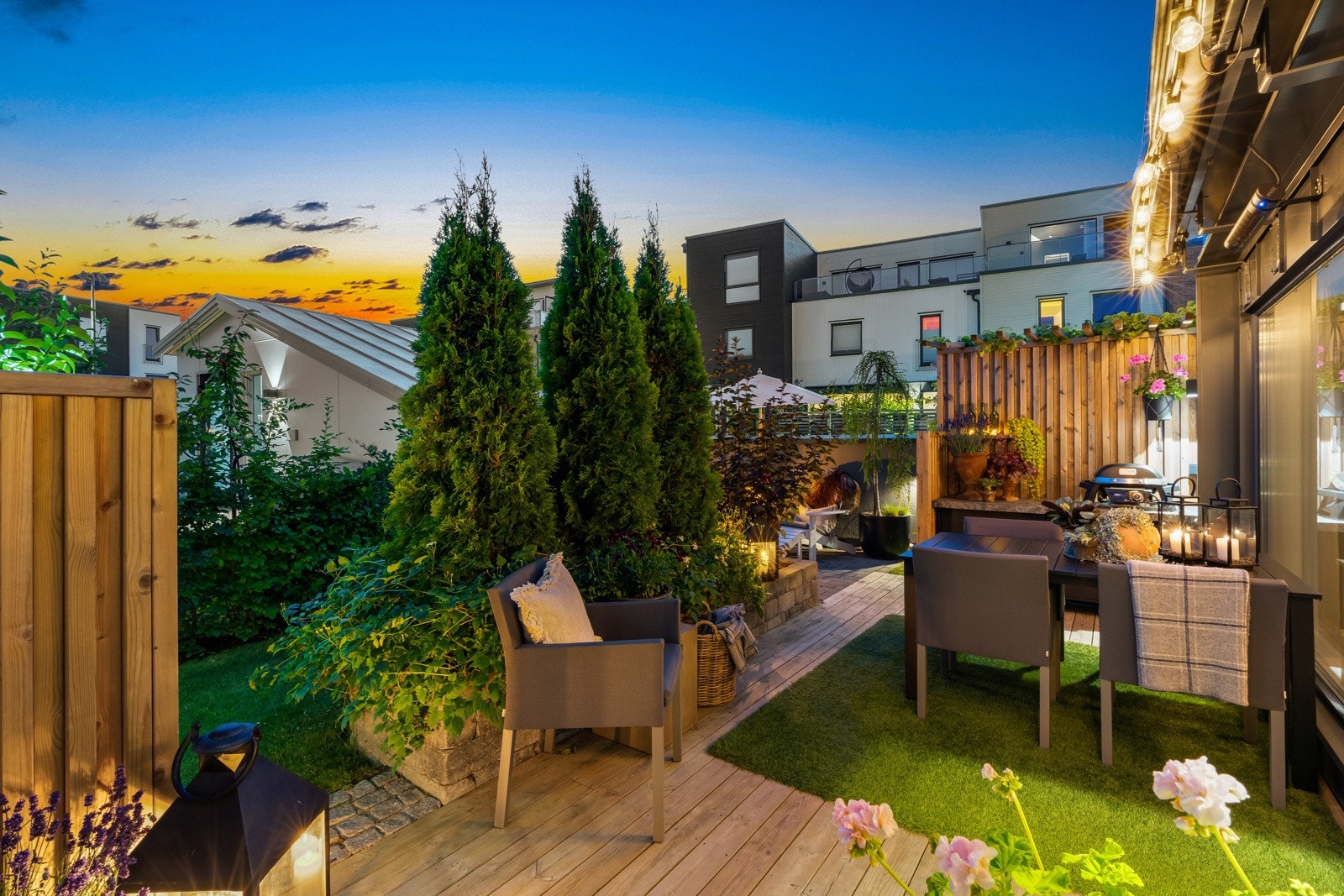 Det er også etablert et utekjøkken som forlenger utesesongen og gjør uteplassen til et naturlig samlingspunkt. Galleribilde