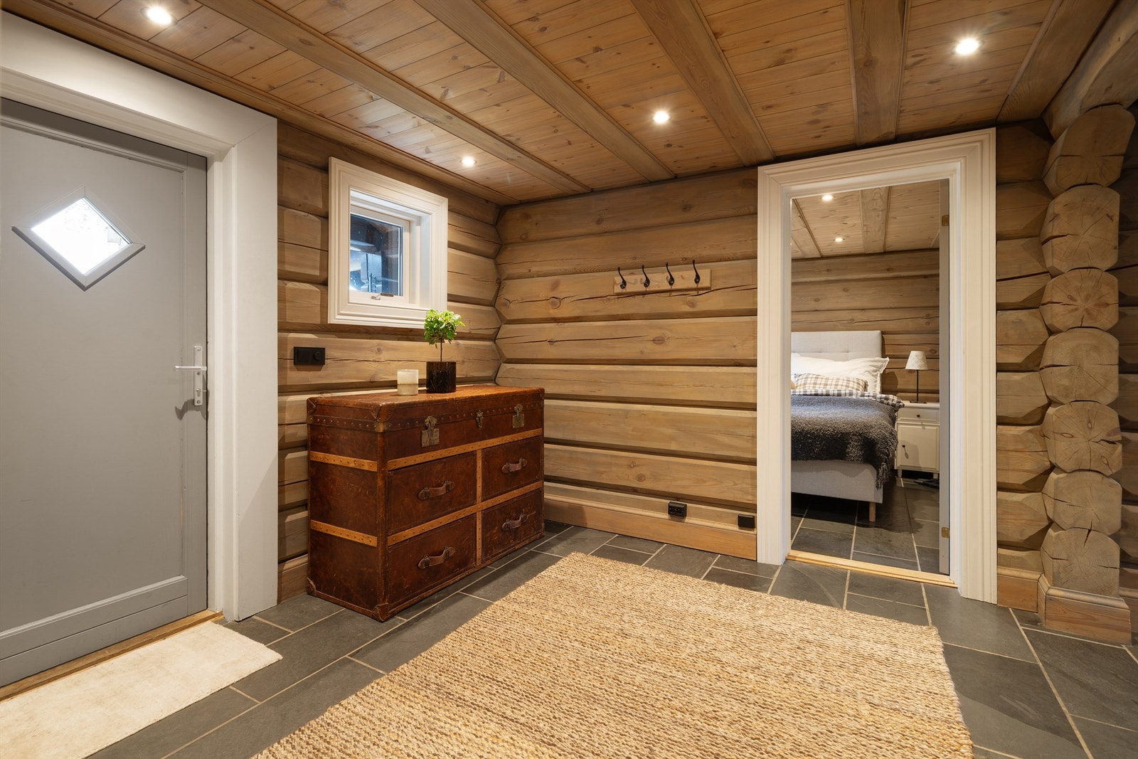 Inngangspartiet og vindfanget. Galleribilde