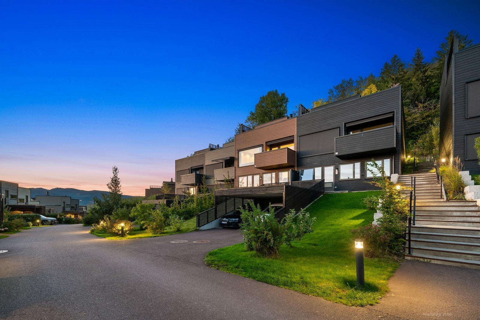 Kveldsstemning i Lier Hageby. Galleribilde