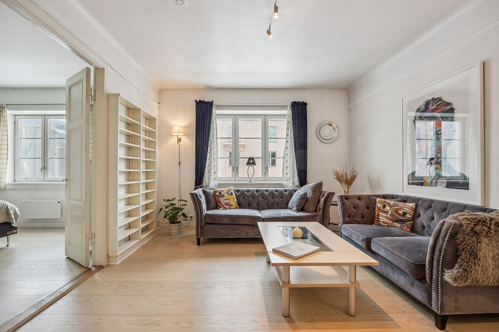 Stue med peis. Galleribilde