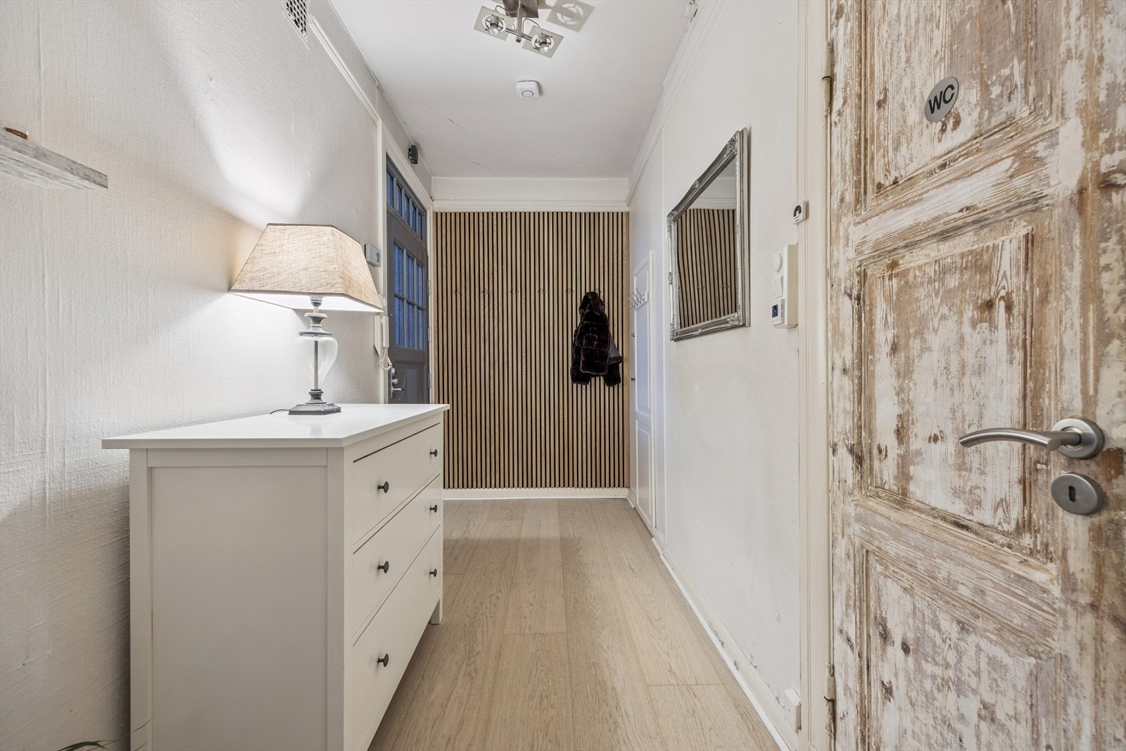 Entré/gang. Galleribilde