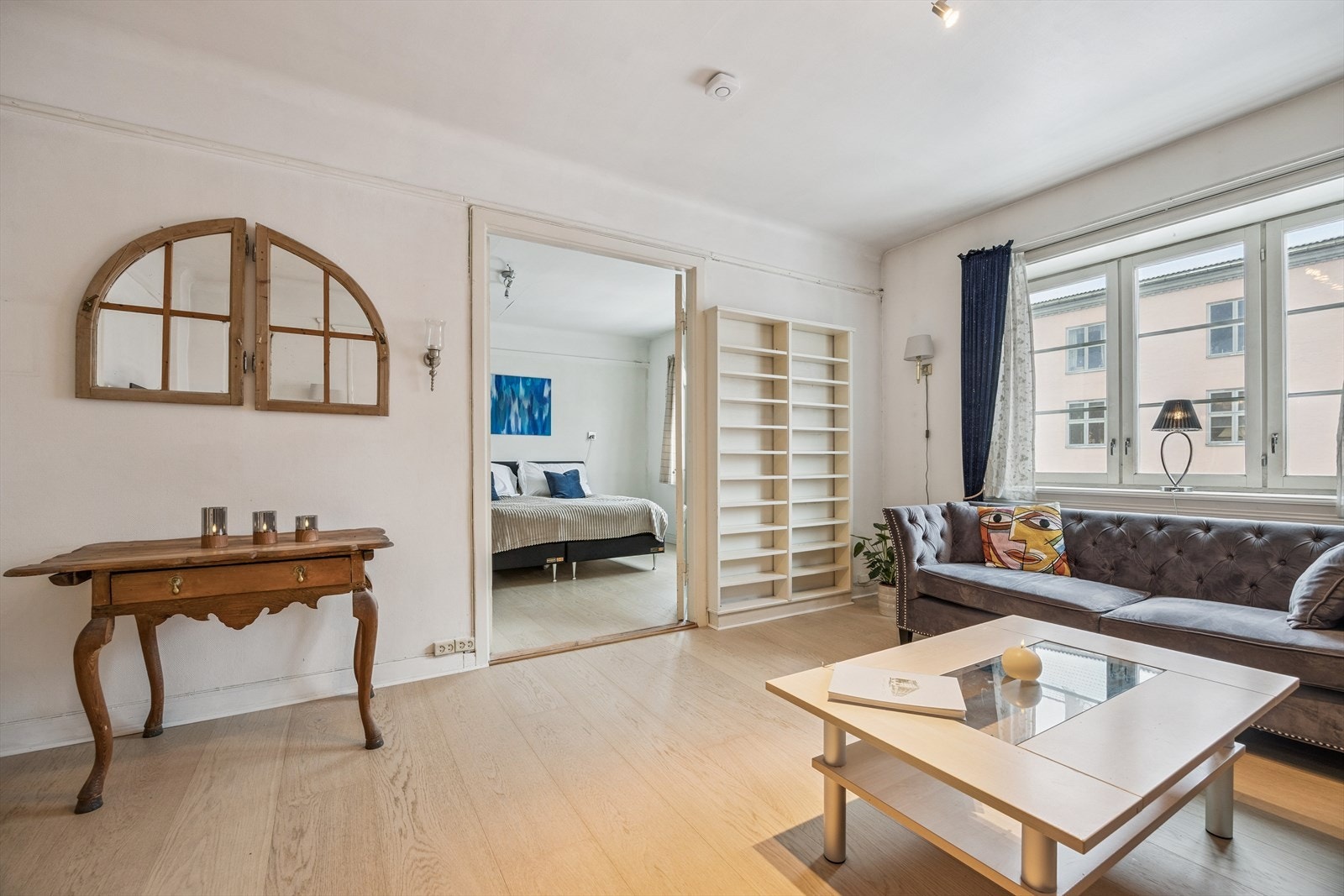 Stue med peis. Galleribilde