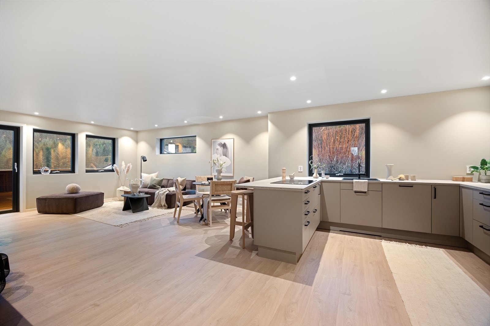 Presentasjon av Tyriveien 60 - av Morten Haugervåg v/ Eiendomsmegler Norge Galleribilde