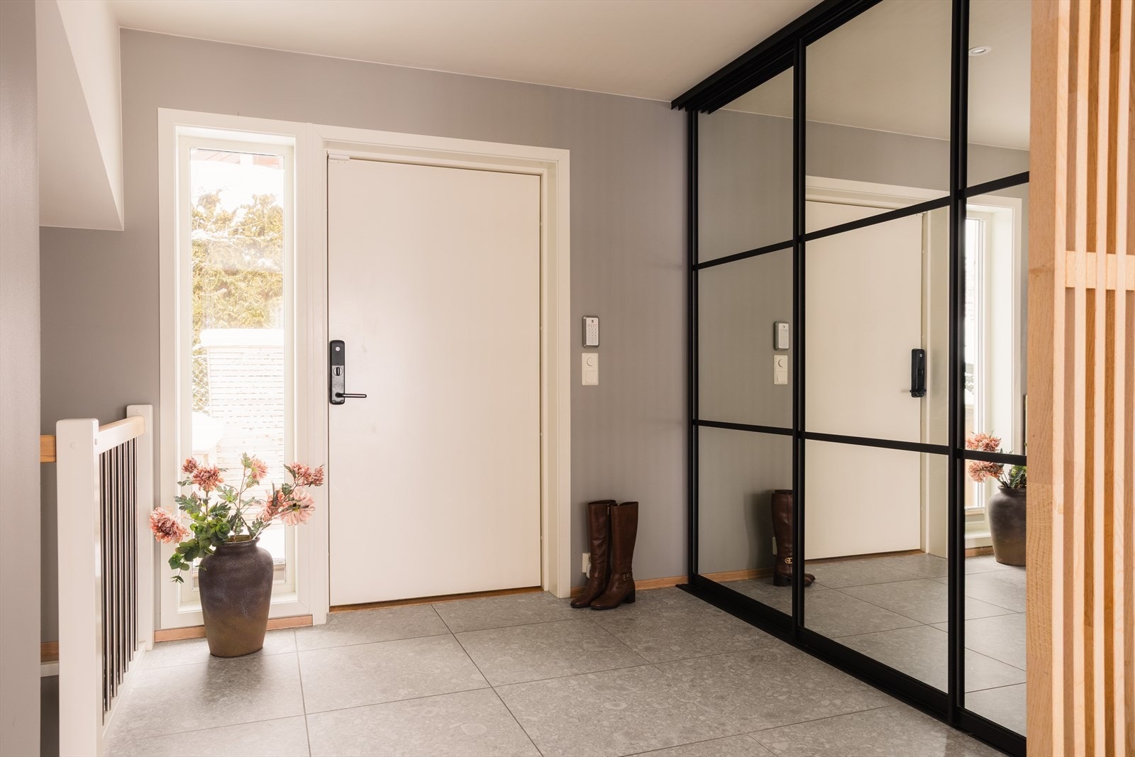 Praktisk kodelås på ytterdøren. Galleribilde