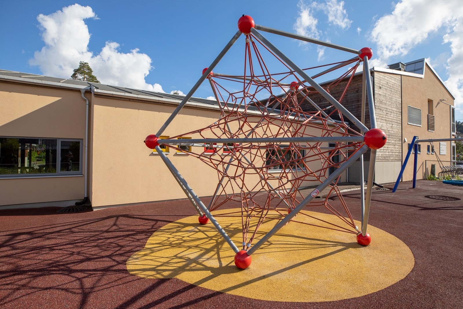 Eventyrstua barnehage ligger også like ved. Galleribilde