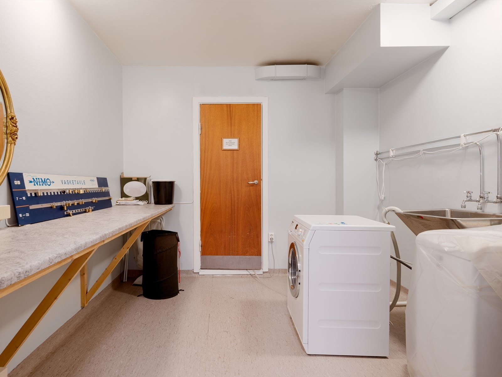 Felles vaskeri i hver etasje. Galleribilde