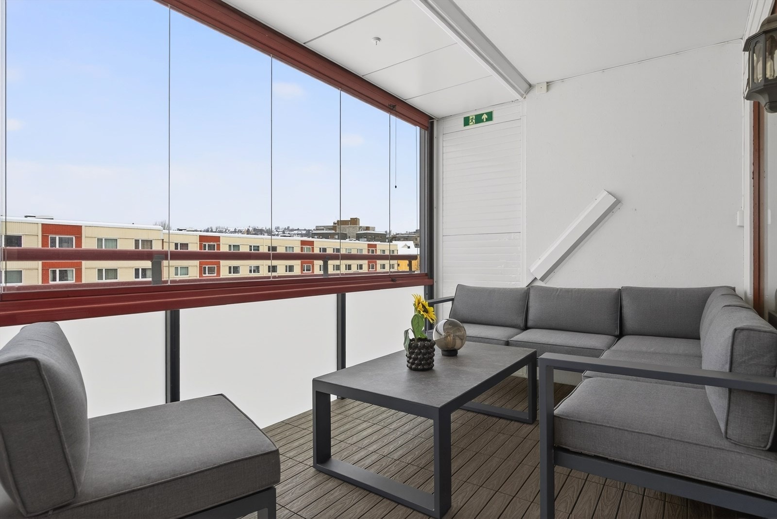 Her er det fine møbleringsmuligheter med rom for hyggelige soner ute. Galleribilde