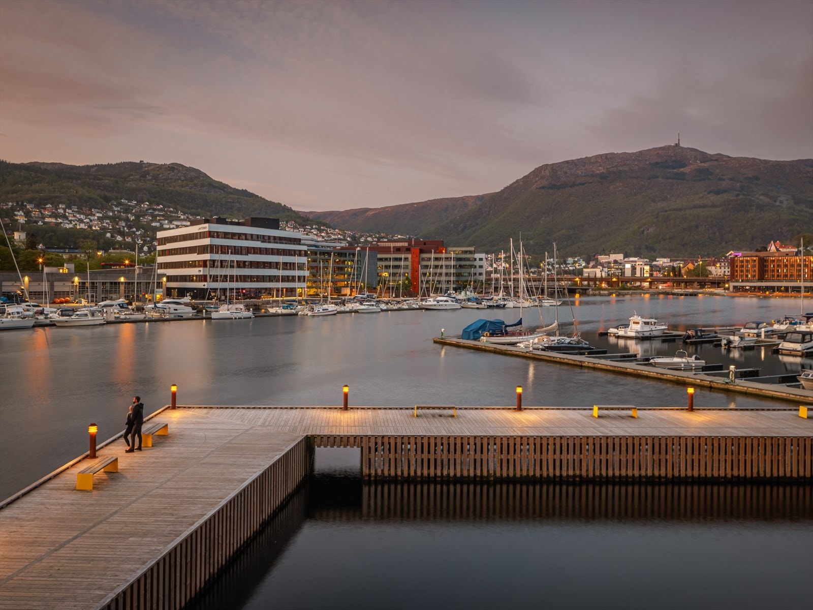 Bilde fra bryggekanten ved Damsgårdssundet. Galleribilde