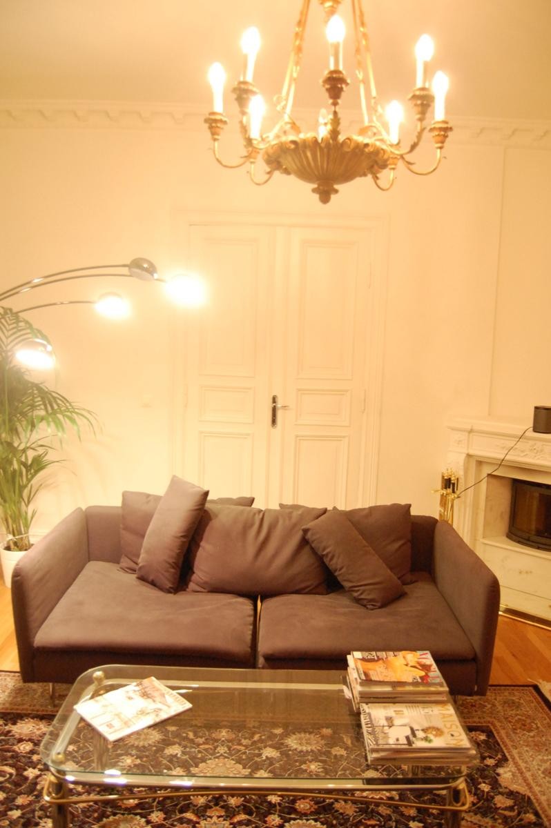 Stue med engelsk marmorpeis Galleribilde